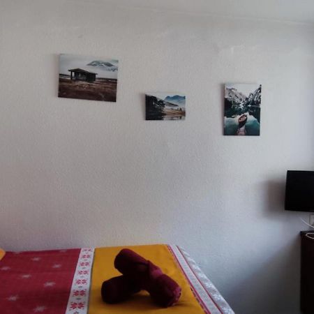 Joli Appartement Le Chamois Blanc Chamonix, Parking Exterior photo